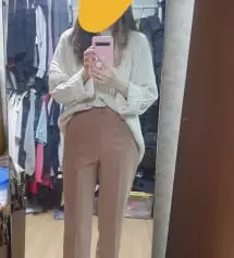 예뻐요ㅎㅎ 검은색이랑 아이보리는 xs로샀는데 이번엔s xs는 딱 맞고 s는 약간헐렁한데