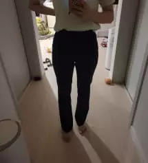 그유명한 모찌 저도샀네요. 168에 57키로인데 기장은 발등살짝 닿이는정도고 신축성있다