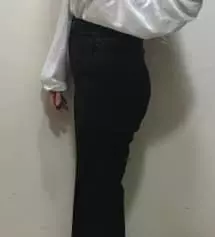 바지 사이즈랑 길이가 딱 좋아요~~검정 슬랙스가 있어서 이 바지를 살까 말까 고민했는