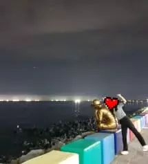 바지가 넘 이쁘네요 근데 뒷쪽에 조금 튿어져잇엇어요 많이 튿어진게 아니라서 기워서 