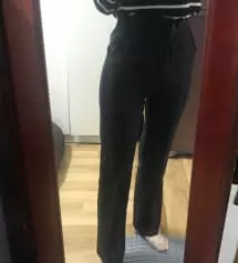 몸에 촥촥 말그대로 모찌모찌 하게 감싸는 바지네요 ~ 
