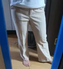 제다리가 이상한건지 베이지랑 블랙 두개를 구매했는데 베이지가 쬐금더 날씬해 보입니