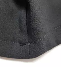 밑단 안쪽도 아니고 바깥쪽 박음질이 완전 엉망이어서 환불요청했는데 이상없는 상품으