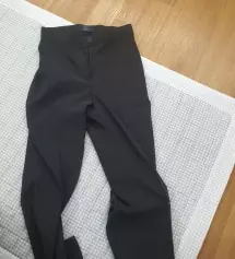 좀 두껍네요? 제 키 160.5인데 다리가 짧은 편이라 그런지 155 시켰는데도 좀 긴 기장이