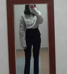 색 예뻐요 아무색이나 다 어울릴 것 같은 느낌이 들고 손이 자주 갈 것 같은 슬랙스입니