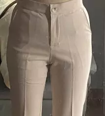 밝은바지 처음 사봤어요!! 모찌슬랙스 검정은 허리 쪼여서 밥먹고 금방 배아팠는데 베이