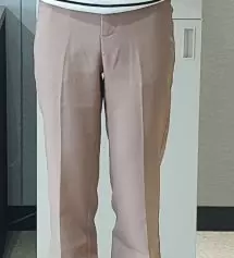 작년에 모찌슬랙스 검정색 구매해서 닳도록 입고 이번에는 모카베이지로 재구매했어요.