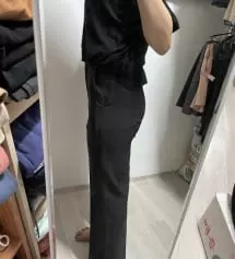 제가 이 슬랙스는 색깔별로 다 가지고 있는데 검은색을 처음에 xxs를 샀더니 허리랑 엉