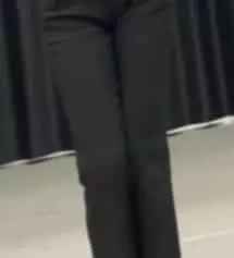 이뻤어요. 정말 짱짱하고 딱 제가 좋아하는 스타일에 바지입니다. 앉았다 일어나기 딱 