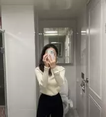 마른 편임에도 골반이 있는 하체라 엄청 날씬해 보이고 그러진 않아요 그래도 가격대비