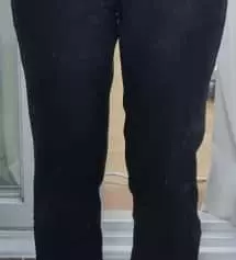 스판이 들어있어 편하네요. 핏도 예뻐요! 살짝 가운데가 울긴 하는데 크게 신경쓰이는 