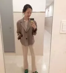 제가 허리에 맞는 바지를 드디어 찾다니 너무 감격이에요. 그동안 벨트도 안되서 멜빵으