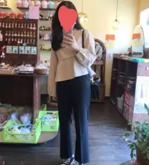 스판 미쳤어요!!! 너무 편하고 다리도 길어보여서 너무 좋네요 ㅎㅎ 오프라인에 사이즈