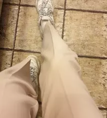 이 바지 블랙s 사이즈도 입고 편하고 좋아서 베이지로도 샀습니다 158/50 평소 하의 26