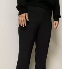 허리가 굉장히 타이트 합니다
