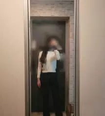 여름버전 M샀는데 허리가 커서 줄여서 입고 있어요 그래서 사이즈 고민하다가 S(66-91)