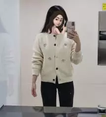 검정 슬랙스는 로드샵에서 구매한 바지가 좀 있어서 모카베이지만 샀었는데 핏도 좋고 