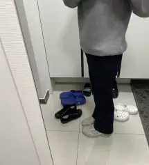 처음에 블랙에 엠사이즈를 구매했는데 제가 하비라 엉덩이랑 허벅지가 끼더라규요. 
