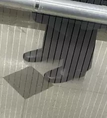 베이지 m 샀는데 좀 끼는 느낌이 있어서 편하게 입으려고 라지 샀어요. 사이즈 너무 딱