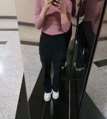 저에게 핏이 생각보다 이쁘게 나오진 않았지만 편하게 입기에는 좋을거 같아요 키작은 