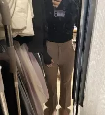 블랙 구매하고 너무 마음에 들어서 재구매했어요 지금 입긴 좀 추워보이고 봄부터 잘 입