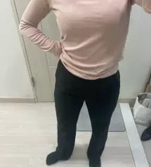 너무 편하고 핏이 진짜 말이 안되네요.. 솔직히 마감이나 기테일은 아쉽습니다 뒷포켓 