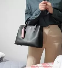 엄청 쫀쫀하고 밴드 탄력이 좋아서 M으로 구매했더니 이게 오히려 더 편하고 좋았어요!