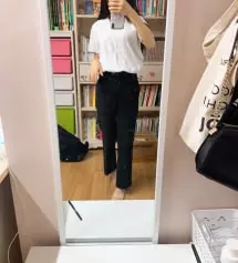 151이라서 150cm 기장은 좀 짧을까 걱정했는데, 딱 맞고 허리도 너무 이쁘게 맞아요 
