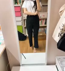 151이라서 150cm 기장은 좀 짧을까 걱정했는데, 딱 맞고 허리도 너무 이쁘게 맞아요 
