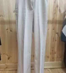 허리 편함. 밝은색인만큼 오염물질은 주의. 보풀 조금 생김. 많이 심하진 않음::관리를