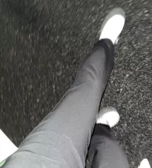 예전에 샀을때랑 달라요 전에꺼가 더 날씬해보이고 좋았네용 하지만 지금거도 나쁘진않