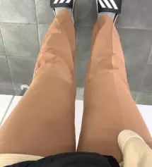 재질도 좋고 다리도 길어보여서 좋아요. 조금 얇기는 해서 봄가을에 입으면 좋을 거 같