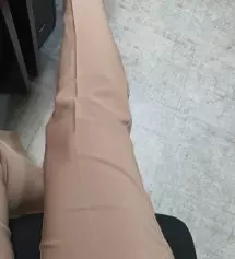 블랙만 계속 사다가 모카베이지로 한번 구입해봤는데 화사한 느낌나고 밝은색 계열의 셔