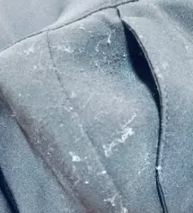 바지 편하고 핏도 이쁜데 보풀이...질은 떨어져요
