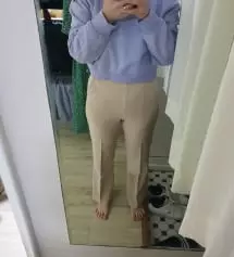 밝은 색상이라 속옷라인이 너무 두드러질까봐 하비버전으로 샀는데 여유있게 잘 맞아요