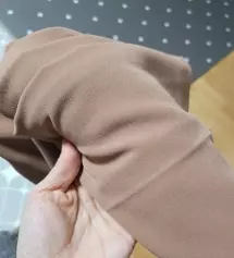 색상은 톤다운핑크여서 약간 갈색 느낌이에요!.
