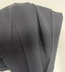 너무 편하고 날씬해보여요 스니커즈에도 잘 어울려서 활용도 높아요
