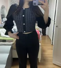 스판도 적당하고 길이감도 적당하고 제게 딱 맞는 옷인 것 같아요 ㅎㅎ 맘에 듭니다~! 