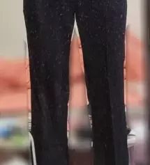 평소에 27입으면 끼고 28입으면 잘맞아서 이건 호기롭게 m 시켰거든요 근데 첨에 좀 끼