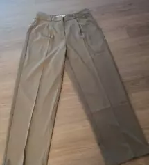 엄청편합니다.모찌슬랙스 이름값하네요  쪼잉쪼잉~잘늘어나
