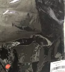 세일할때 저렴하게 구매해서 잘 입고 있어요 ㅎㅎ 모든착장에 잘 어울리고 신축성도 좋