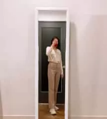 정말 편해요! 양반다리해도 쭉쭉 늘어나서 끼이는 불편함이 없어요!
