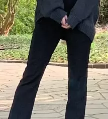 너무 편하고 어느 옷에든 잘 어울려서 재구매했어요!!
