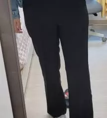 생각보다 작긴한데 잘늘어나는 재질이라 편해요 그리고 핏이이뻐요
