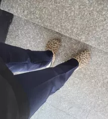 항상 유니폼대신구매해서 입어요ㅎㅎ보풀이잘일어나긴하지만 가격대비 만족감이 훨씬커