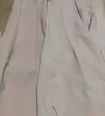 예전에 베이지 샀었고 작아서 다른 사이즈로 베이지를 샀는데 색이 달라요.. 예전에는 