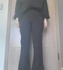 엉덩이랑 허벅지가 너무 붙어서 조금 부담스러워 사이즈 교환신청해서 기다리고 있어요