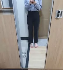 이거 정말 꼭 사세요. 입어보고 정말 반했습니다. 핏이 진짜 너무 예쁘고 다리도 길어보