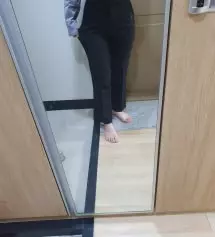 이거 정말 꼭 사세요. 입어보고 정말 반했습니다. 핏이 진짜 너무 예쁘고 다리도 길어보