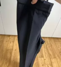 조금 도톰하니 봄 가을에 입기 좋을것 같아요
